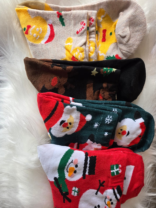 🎄 Women’s Festive Christmas Socks – 4 Pairs Holiday Set